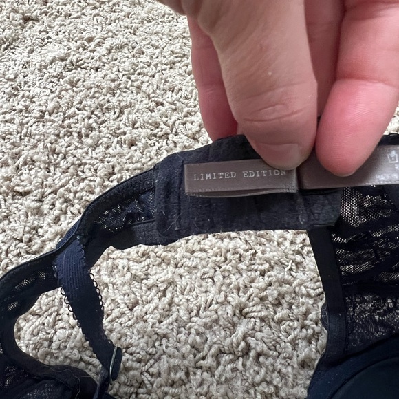 Aerie Bra 36B - Picture 2 of 6